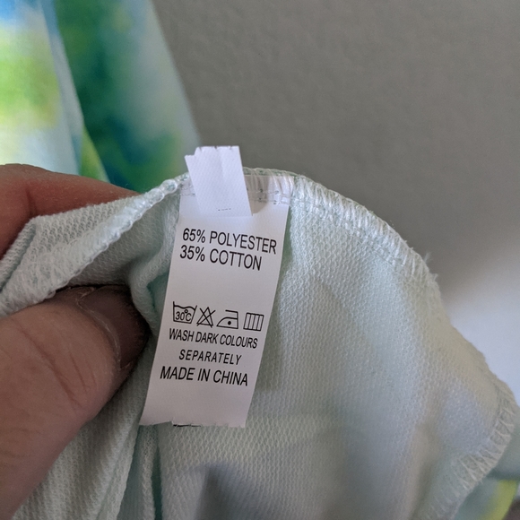 SALE Lightweight Boutique tie dye hoodie - Picture 6 of 9